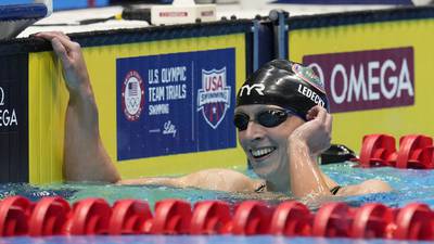 Katie Ledecky off to a strong start at US Olympic swimming trials, leads prelims of 400 free