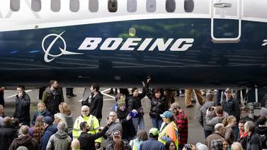 Boeing shareholders approve CEO's compensation as company faces investigations, possible prosecution