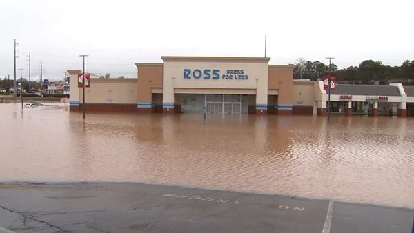 Metro Atlanta shopping center floods as heavy rain hits area