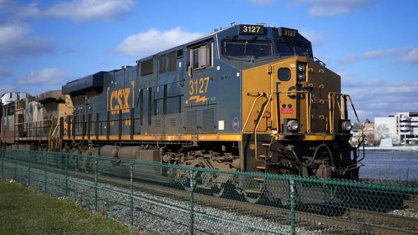 CSX profit drops 10% despite railroad delivering 3% more freight in first quarter