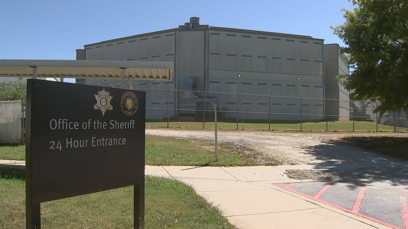 Clayton Jail Workers Warned Not To Give Inmates Keys To The Facility 955 Wsb 1774