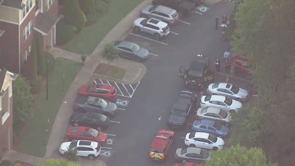 Suspect barricaded in Woodstock apartment, people told to avoid the area