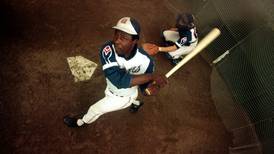 Atlanta Braves, players across country hit hard by death of Hank Aaron