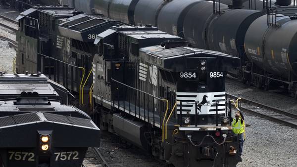 Investors trying to take control of Norfolk Southern railroad pick up key support