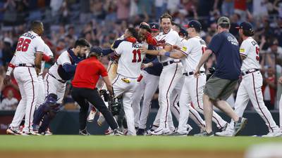 Braves top Dodgers on Albies walkoff RBI