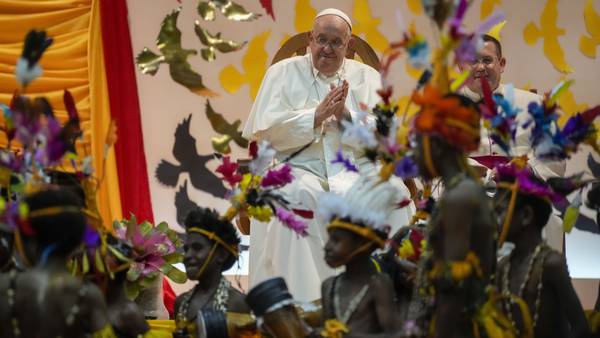 Pope urges end to Papua New Guinea tribal conflicts and fair, sustainable extraction of resources