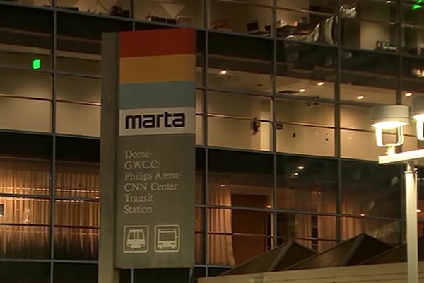 Man shot and killed inside MARTA train in downtown Atlanta, suspect still on the loose