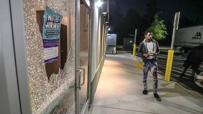 2 teens shot outside South Fulton Taco Bell, police say