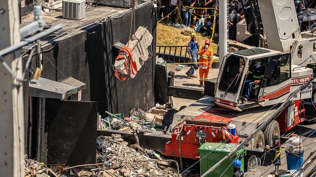 Crews work to find victims of the Jet Set nightclub roof collapse