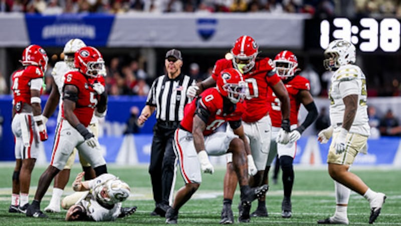 Georgia moves up in penultimate College Football Playoff rankings