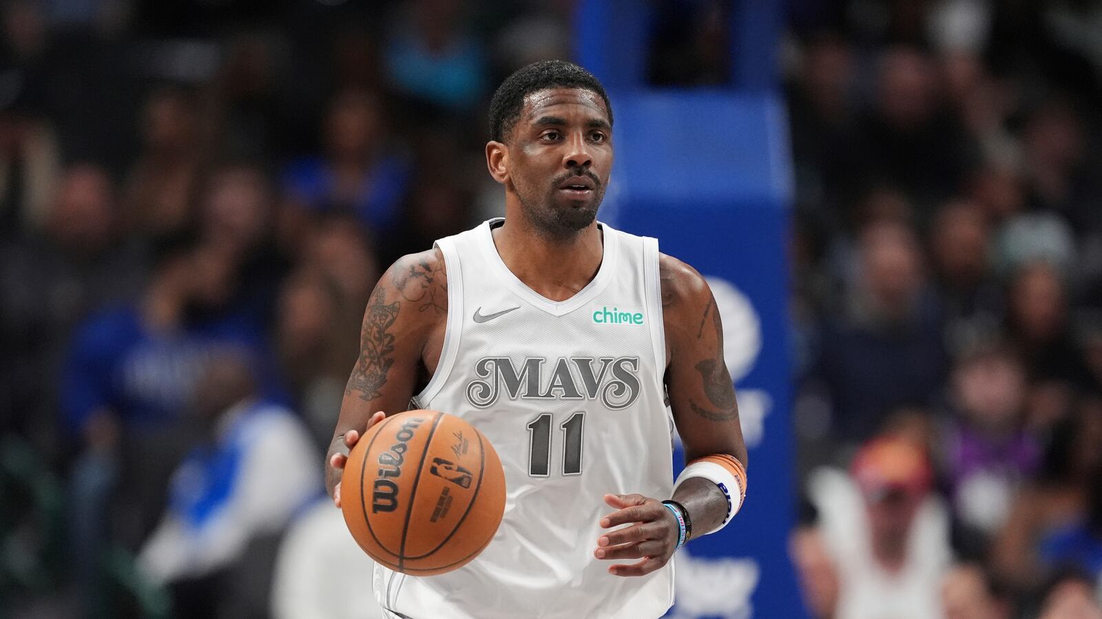 Kyrie Irving and Mavs agree on $119M, 3-year deal that aligns with