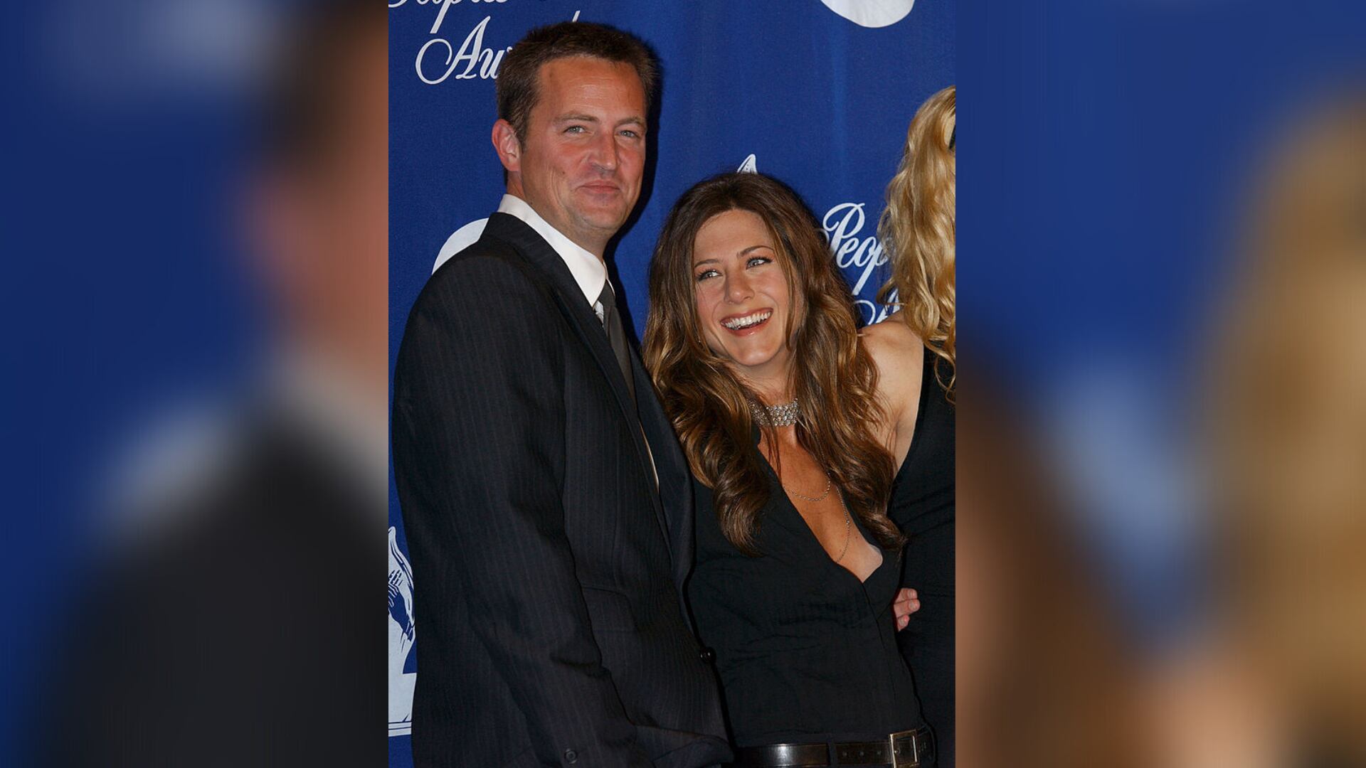 PASADENA, CA - JANUARY 12: Actress Jennifer Aniston and actor matthew Perry pose backstage at the 29th Annual People's Choice Awards at the Pasadena Civic Center January 12, 2003 in Pasadena, California. (Photo by Jon Koplaff/Getty Images)