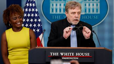 ‘Star Wars’ actor Mark Hamill stops by White House briefing